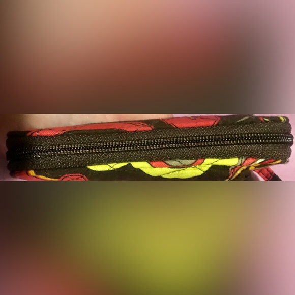 Vera Bradley All-In-One Wristlet with Phone Pocket in "Puccini" (RETIRED) - Picture 6 of 7